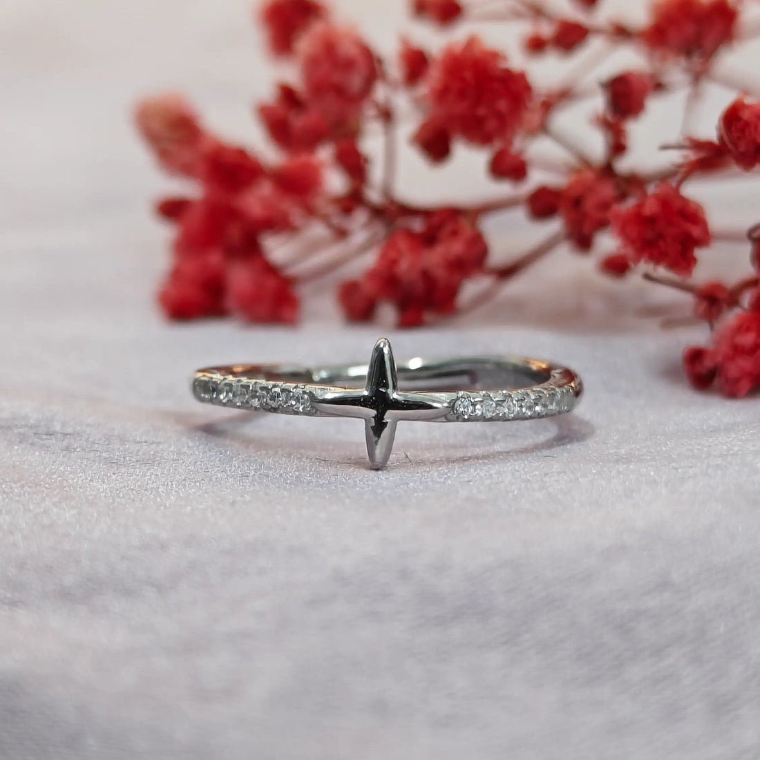 Dainty Cross Ring - Kivara jewels