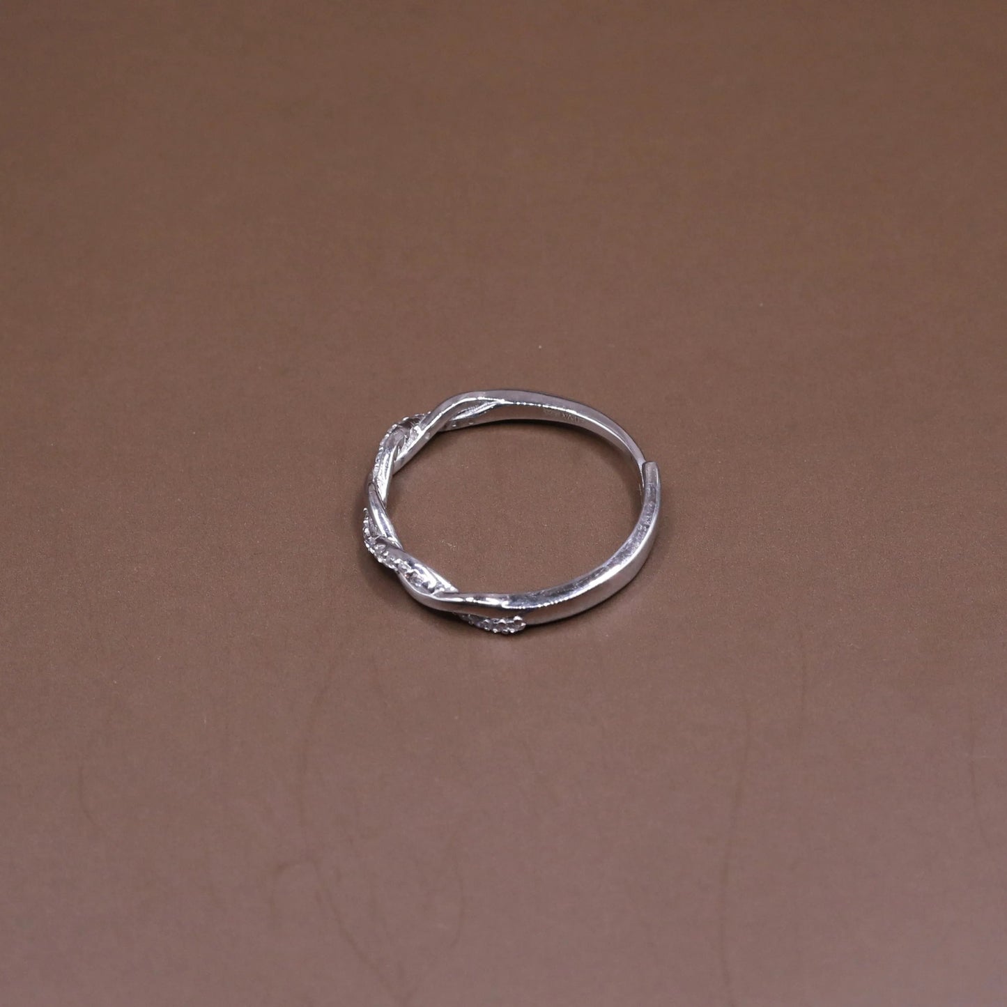 Twist Band Ring - Kivara jewels