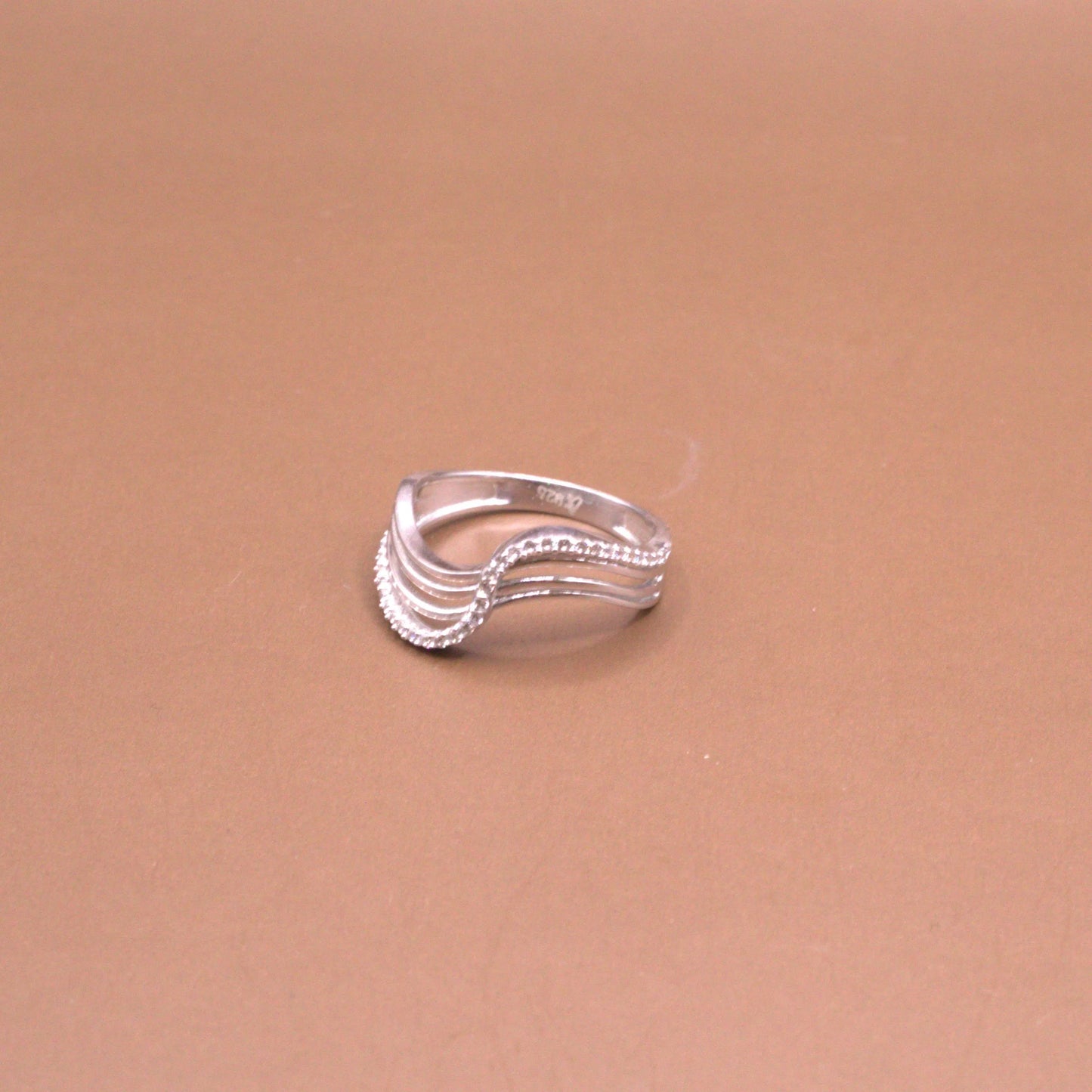 Wave Ring b11pg5-jk.myshopify.com