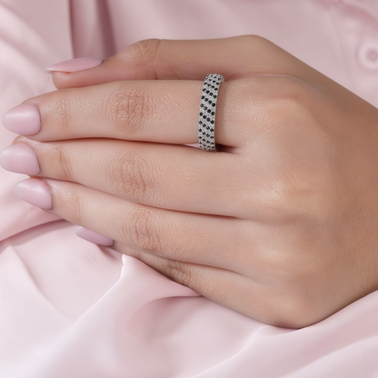 black-white-cubic-zirconia-silver-band-ring kivara jewels 