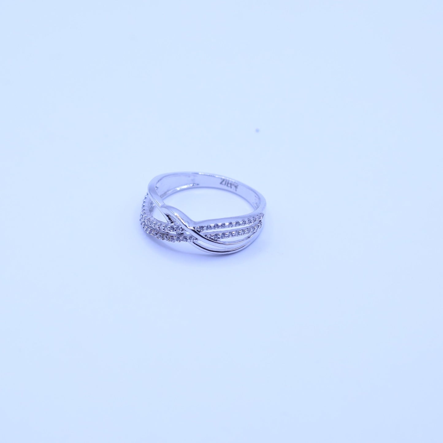 Twisted Crossover Ring