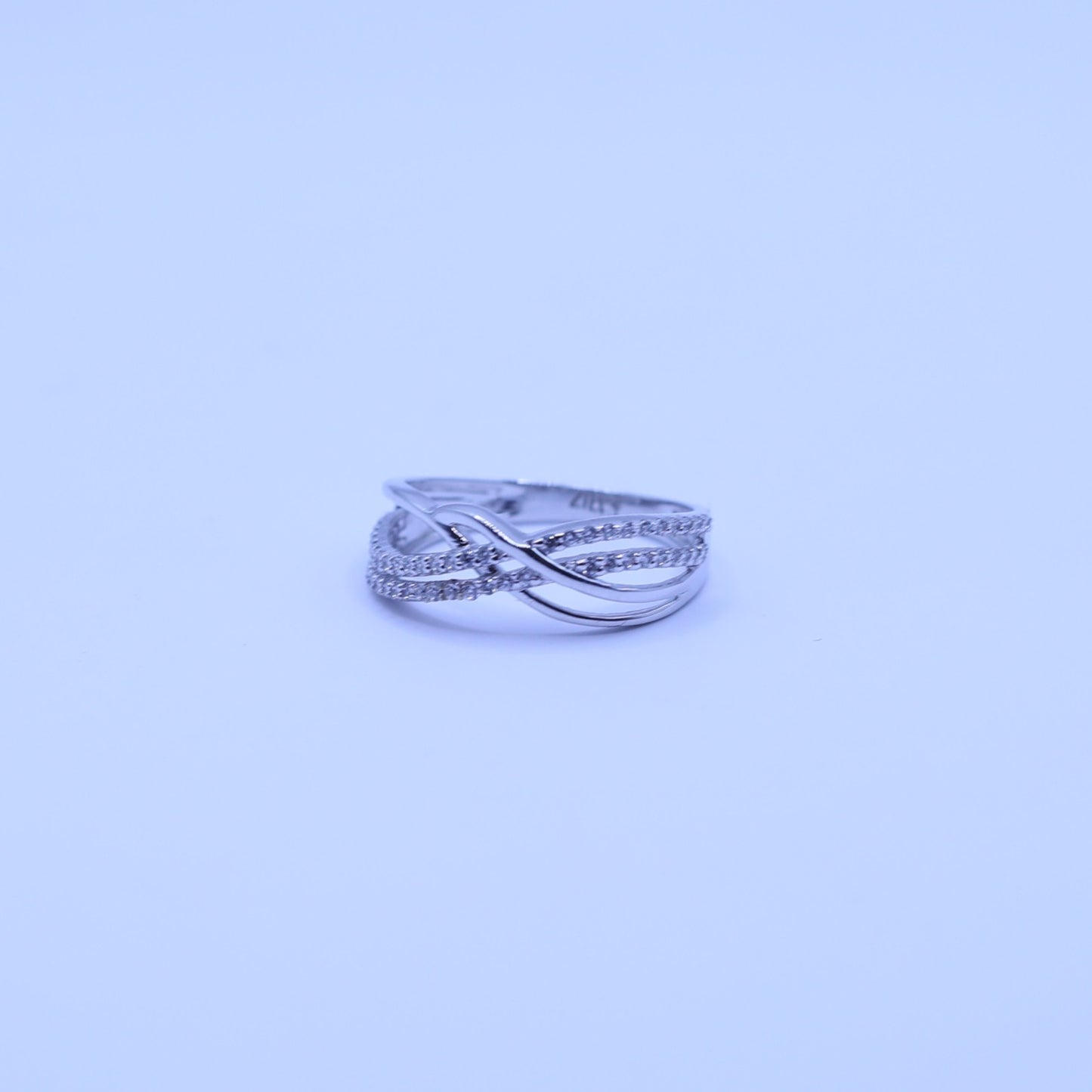 Twisted Crossover Ring