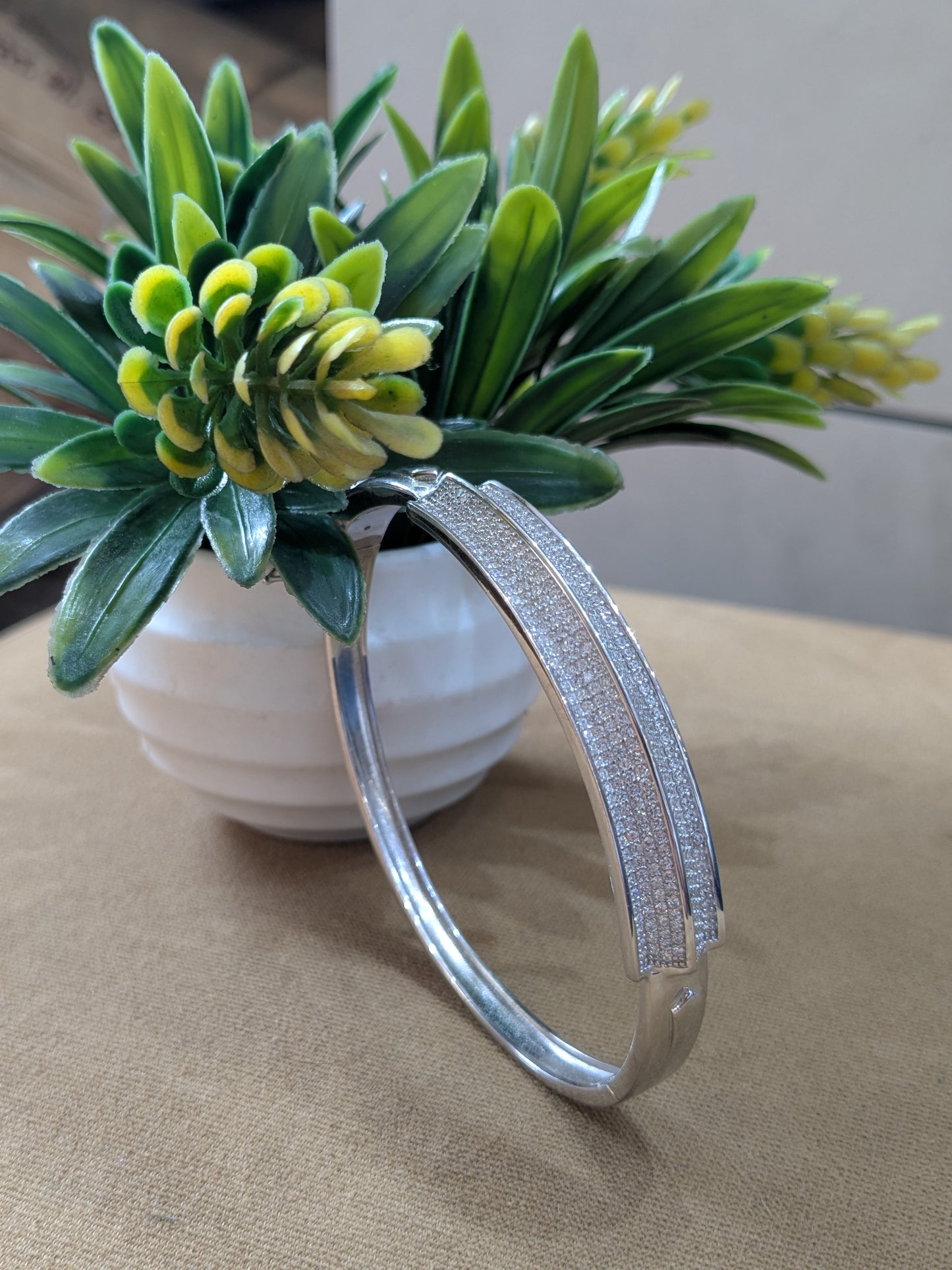 Silver bracelet bu kivara
