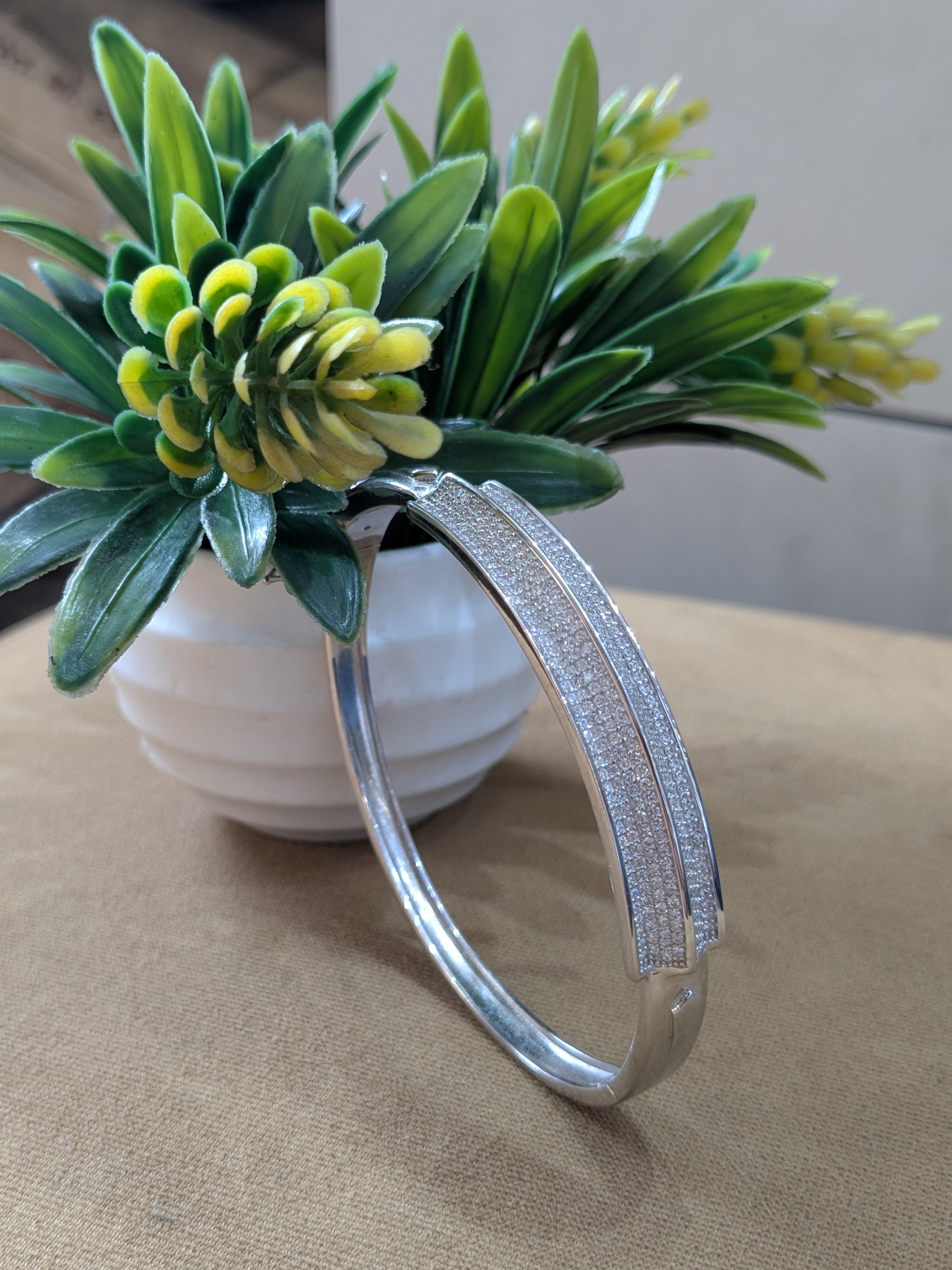 Silver bracelet bu kivara