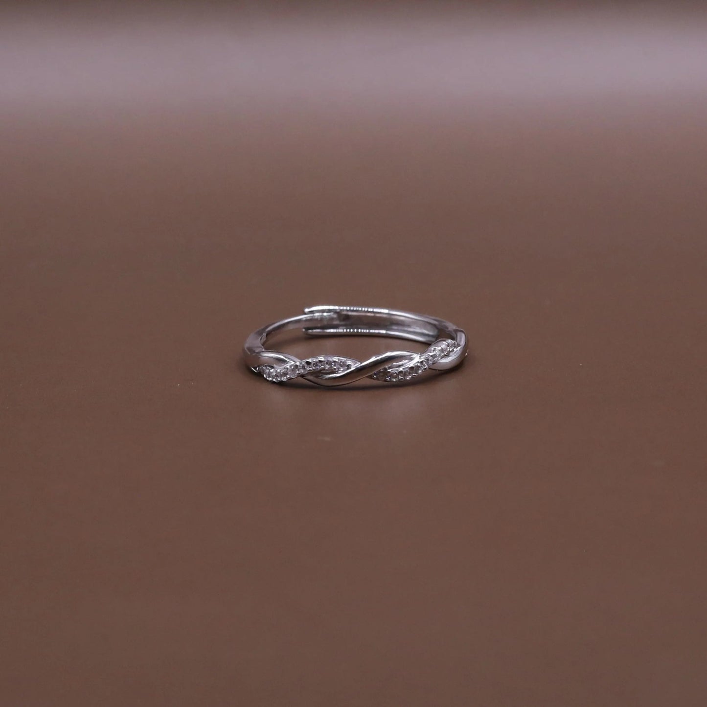 Twist Band Ring - Kivara jewels