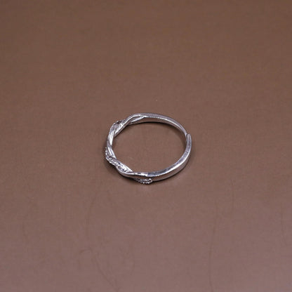 Twist Band Ring - Kivara jewels