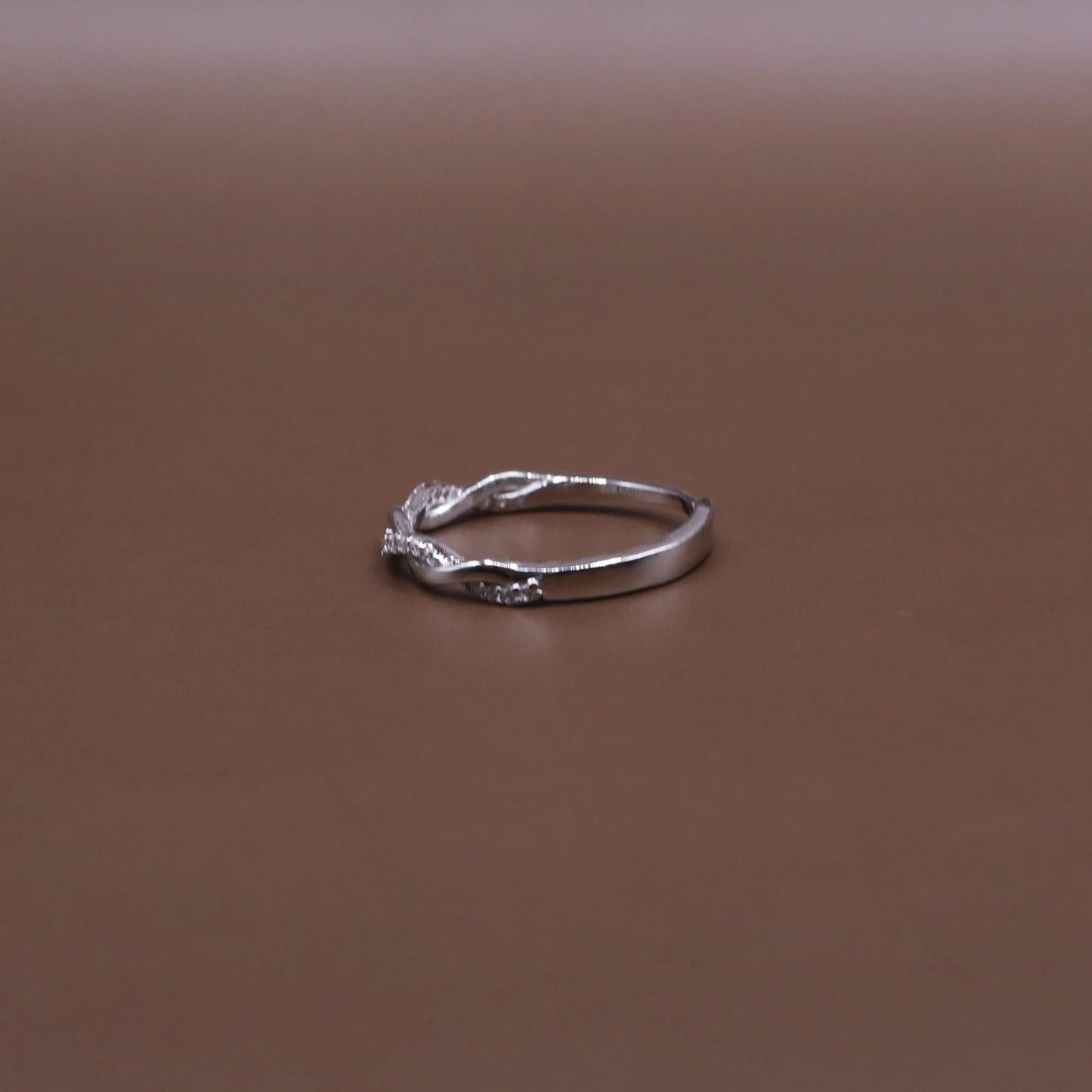 Twist Band Ring - Kivara jewels