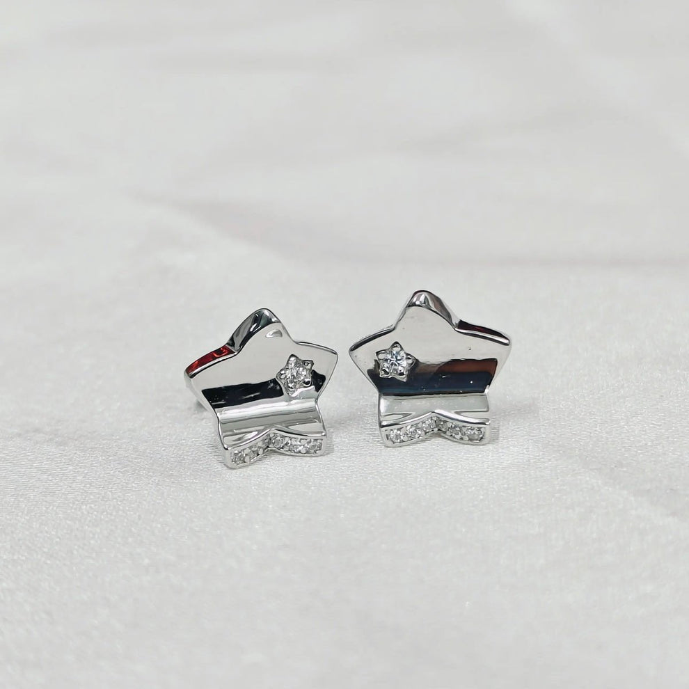 Two-Tone Star Stud Earrings b11pg5-jk.myshopify.com